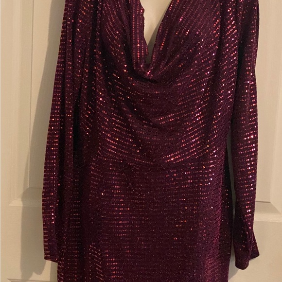 BURGUNDY METALLIC SEQUINS DRESS - SIZE 1X - Picture 6 of 9